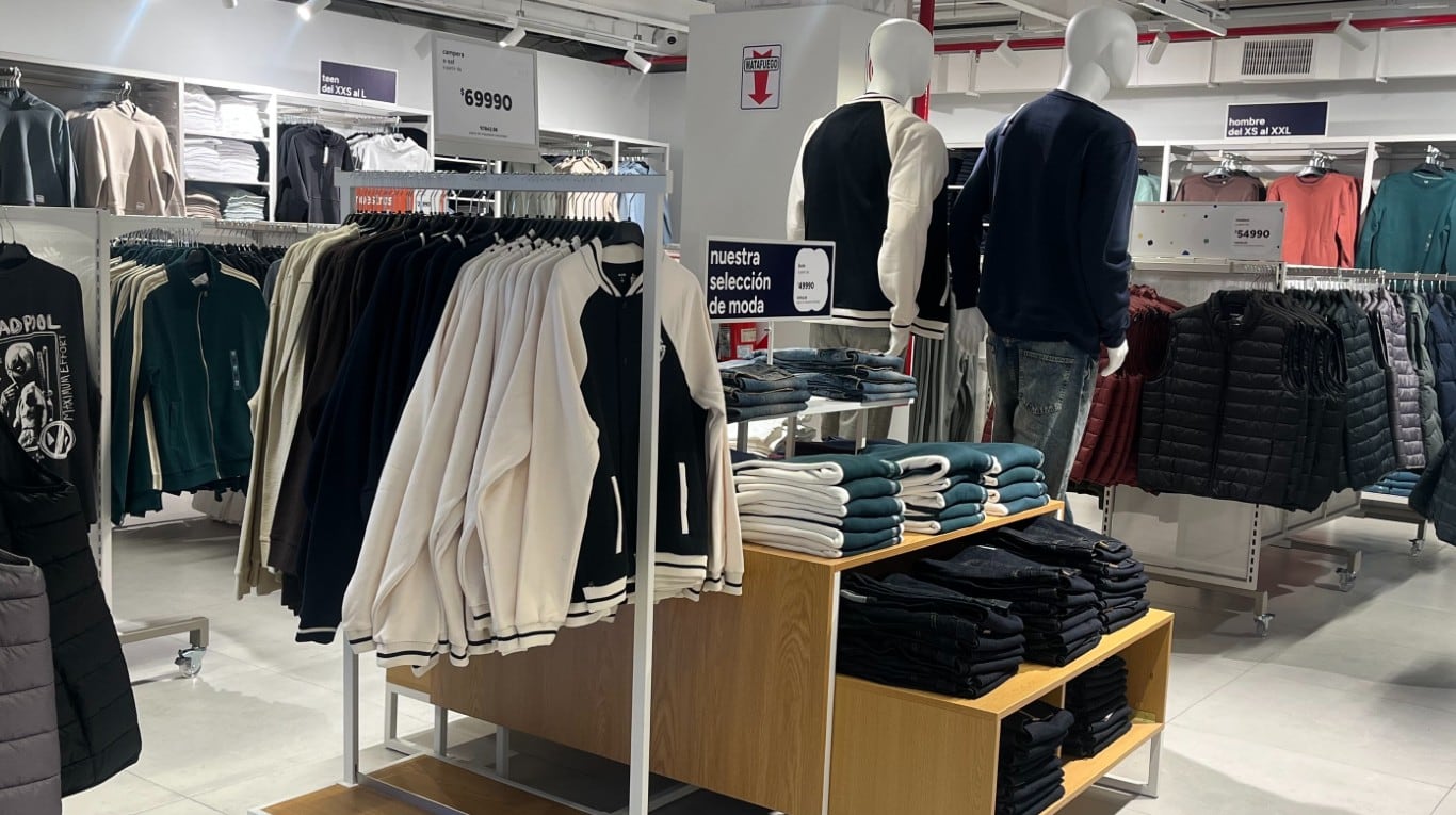 Una cadena de moda francesa abrió su primer local en Buenos Aires y ya prepara su expansión en Rosario (Foto: TN)