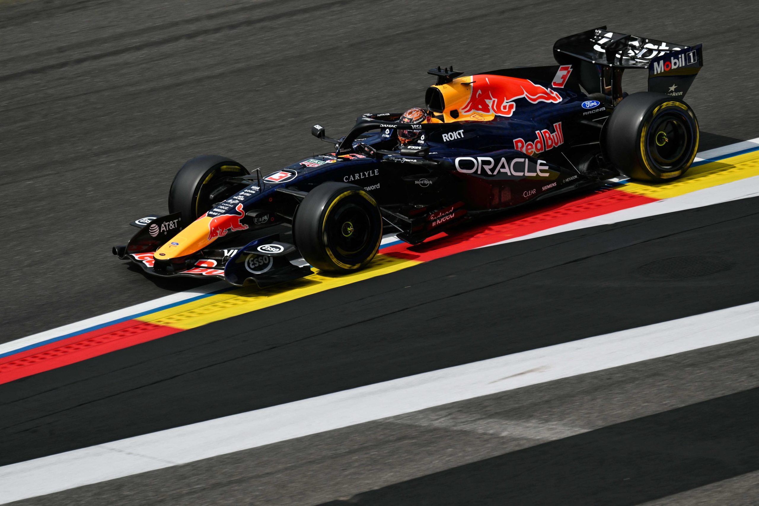 Verstappen firmó contrato con Red Bull hasta 2030 y acalló los rumores sobre su futuro en la F1.