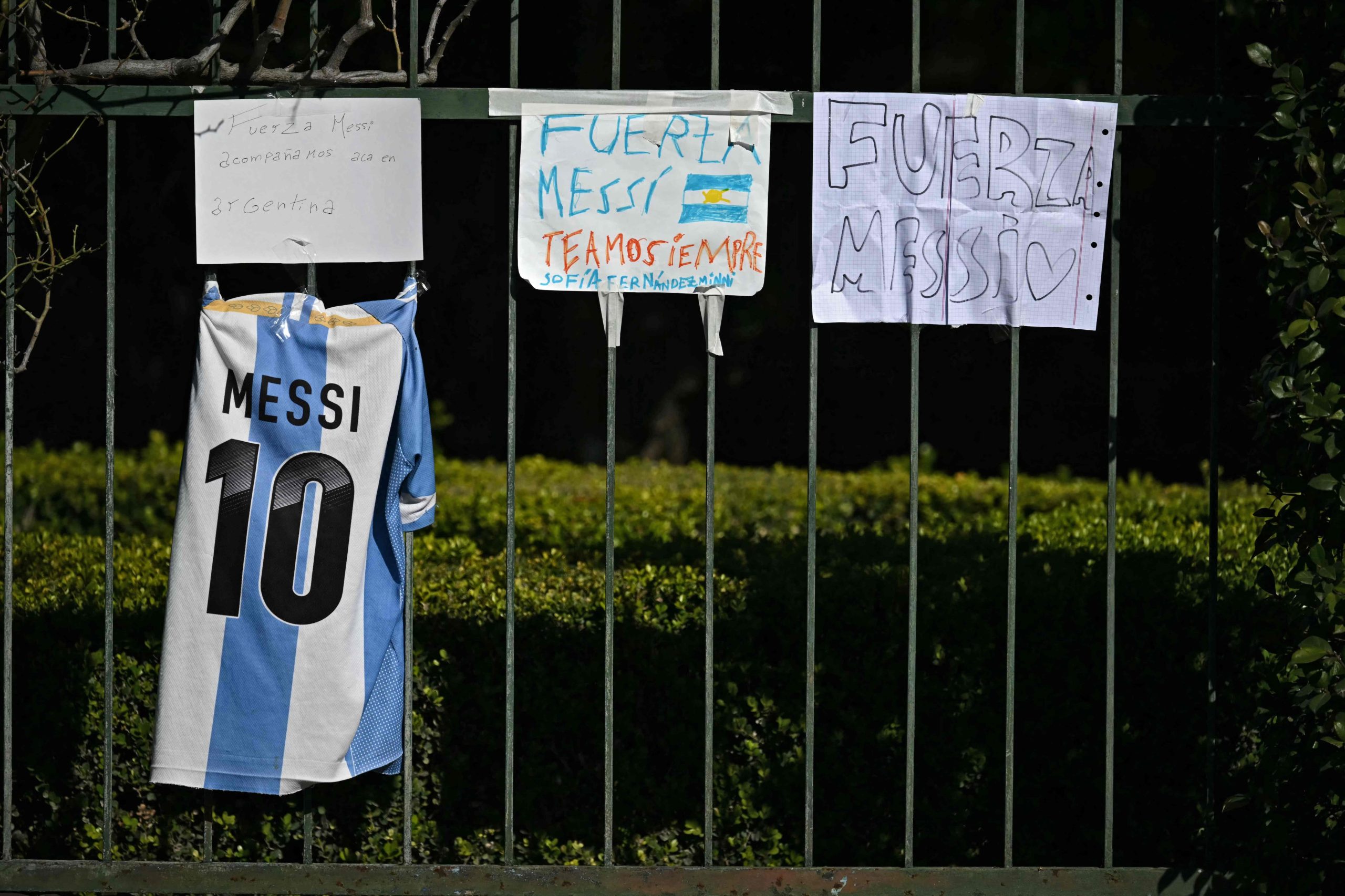 Los mensajes de los hinchas para Messi tras la muerte de su padre, Jorge