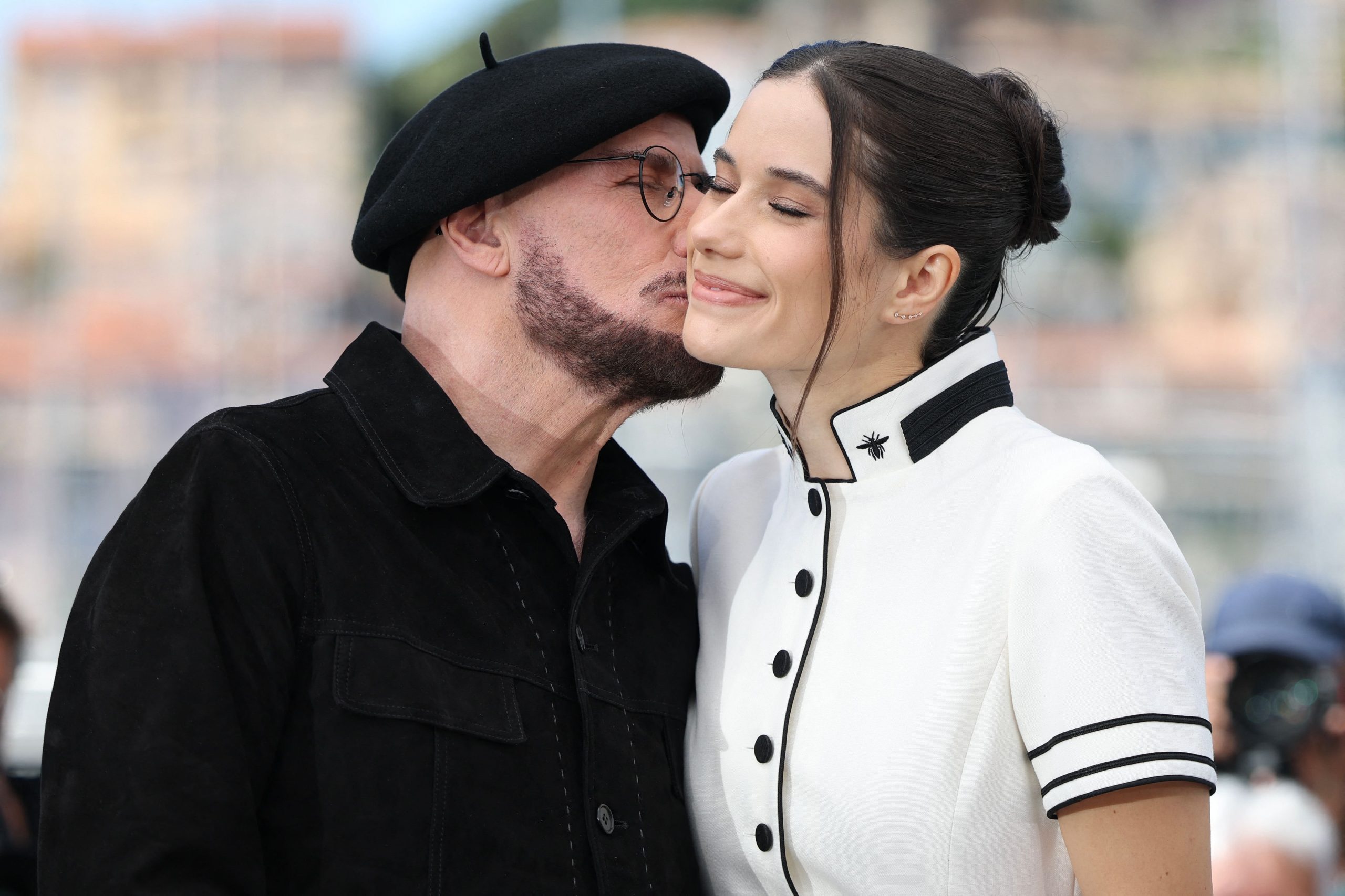 John Travolta y Ella Bleu Travolta presentaron Propeller: One-Way Night Coach en el festival de Cine de Cannes