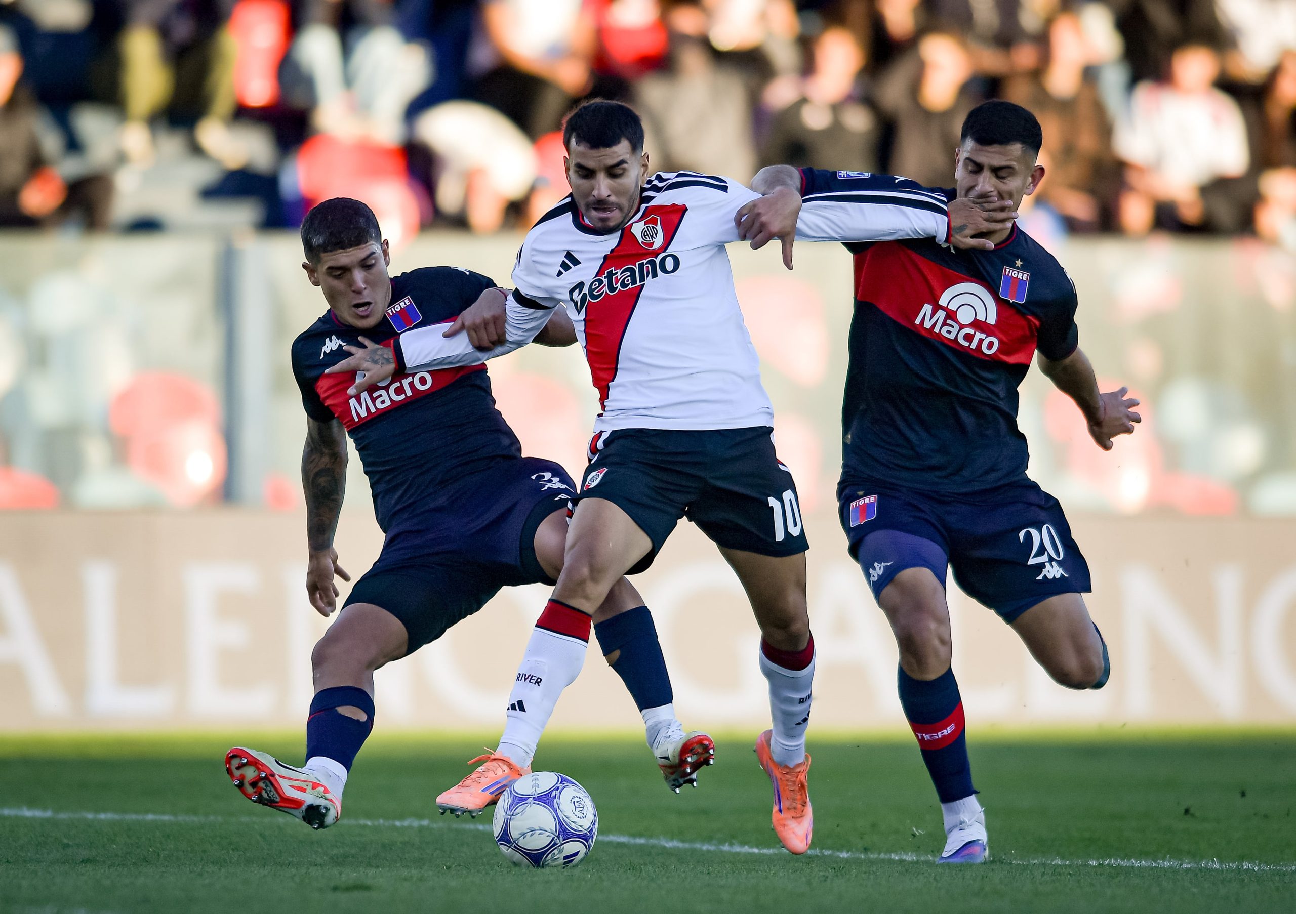 La jugada en la que River pidió penal
