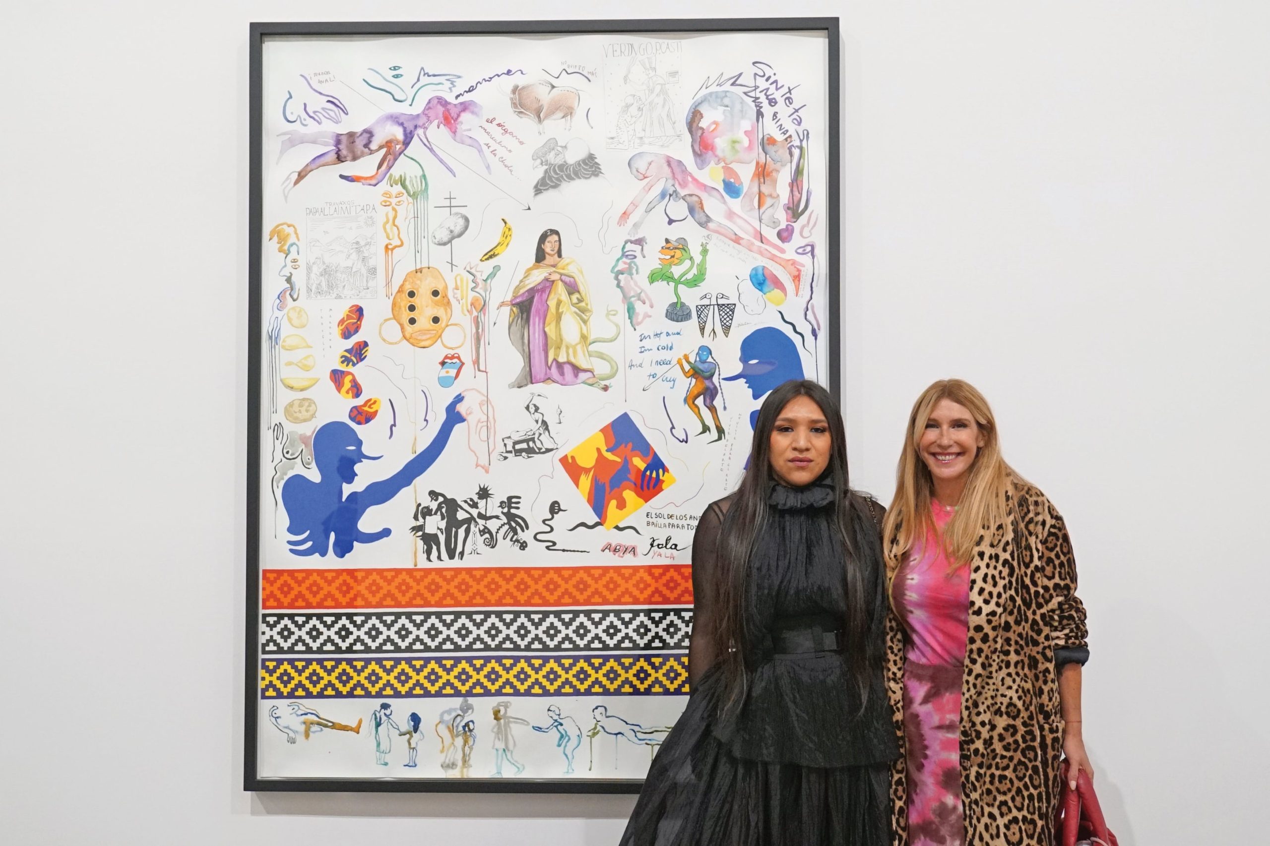 “Tuve la suerte de conocer personas que han sido generosas conmigo. Una de ellas ha sido Ama [Amalia Amoedo]. En la foto, juntas en la Bienal de Venecia, en 2024. “Es sensible y generosa”, nos cuenta