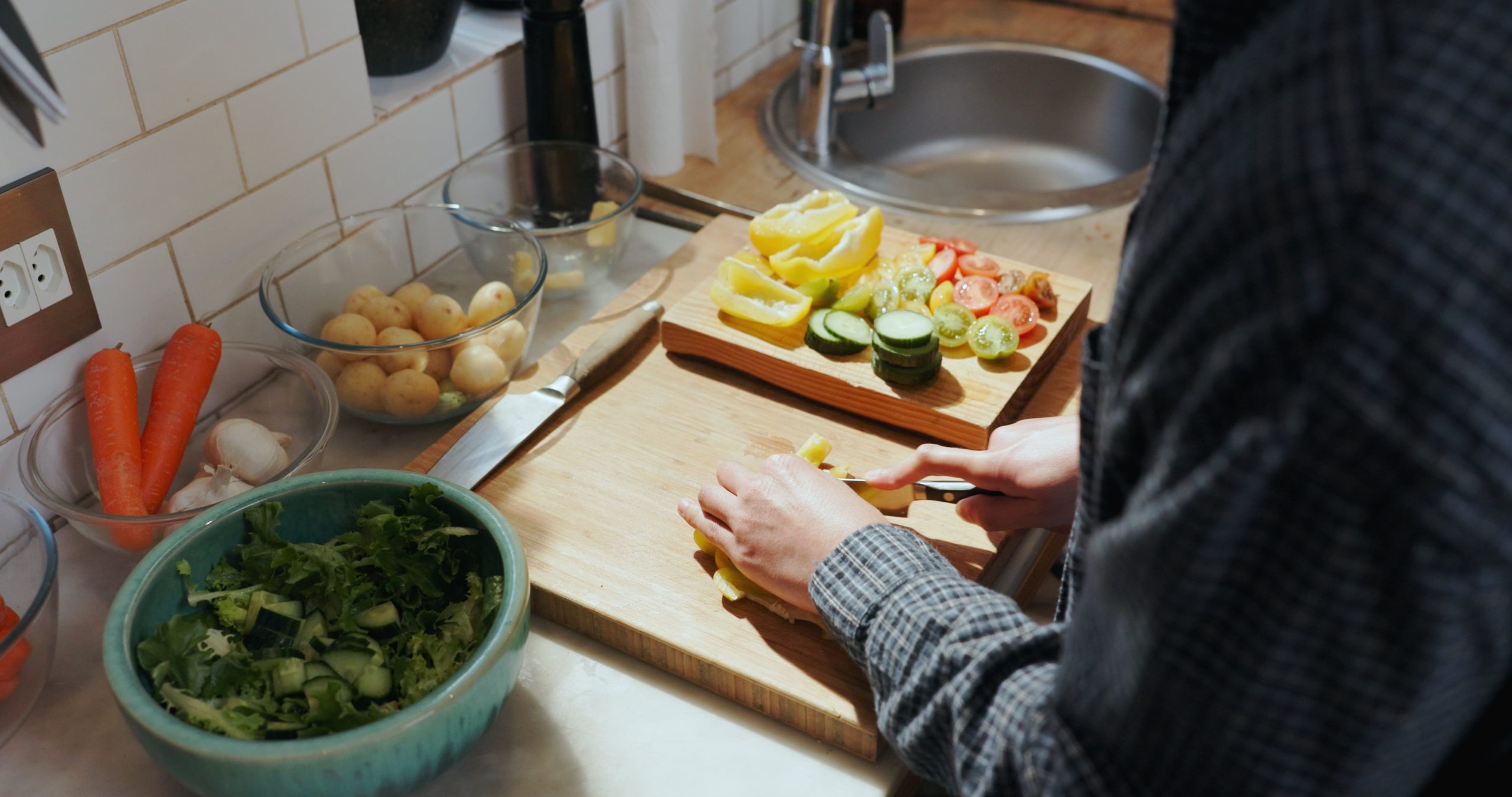 Cocinar, por ejemplo, induce la integración sensorial al estimular todos los sentidos al mismo tiempo
