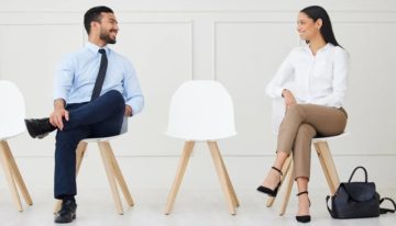 Qué dice la psicología sobre las personas que siempre eligen la misma silla