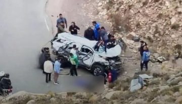 Alquilaron una camioneta y cayeron por un barranco de 80 metros en Jujuy: una mujer murió y su hija sufrió muerte cerebral