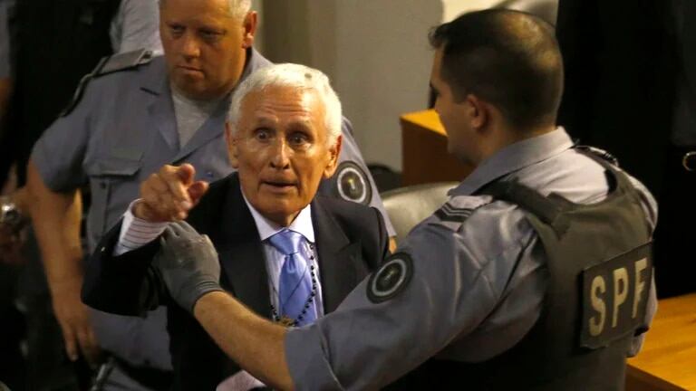 Miguel Etchecolatz durante el juicio en su contra. (Foto: NA/ Julieta de Marziani)
