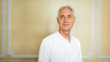 Enrique Simó, conferencista: “La gente no es consciente del impacto de sus pensamientos; los inútiles te desgastan y los negativos te enferman”