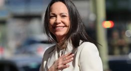La referente opositora María Corina Machado denunció que le impidieron regresar a Venezuela por séptima vez
