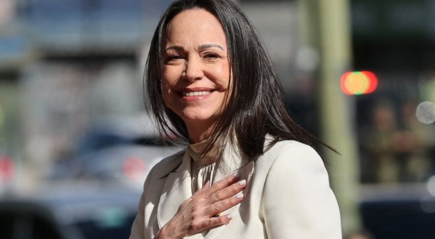 La referente opositora María Corina Machado denunció que le impidieron regresar a Venezuela por séptima vez