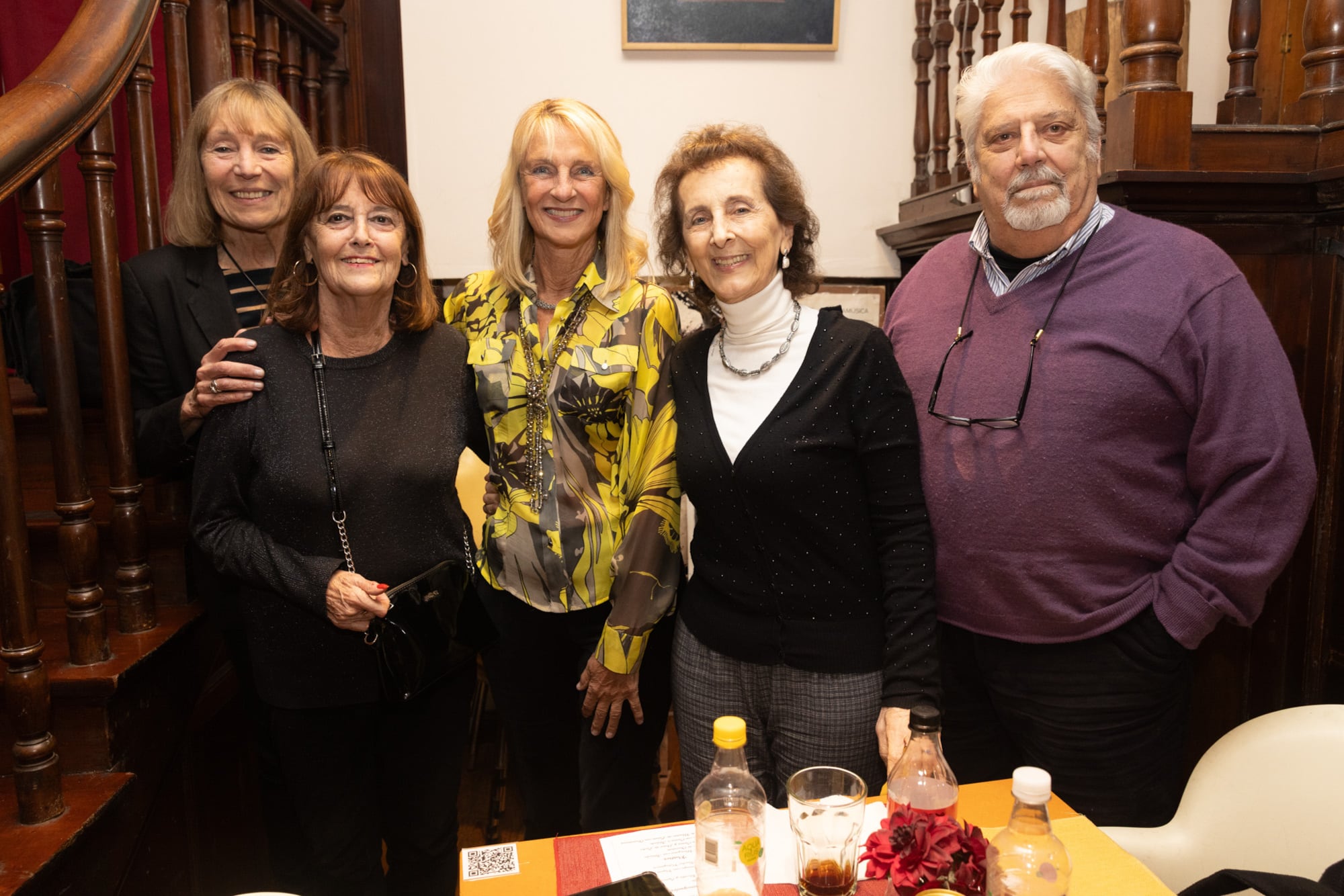 De izquierda a derecha: Ema Compagno, Marta Inés Lascano, Marina Blaquier y sus tíos, Victoria Francomano y Roberto Picardi