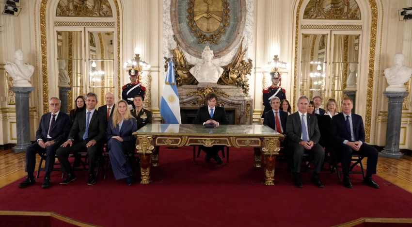 Milei navega los vientos del mundo