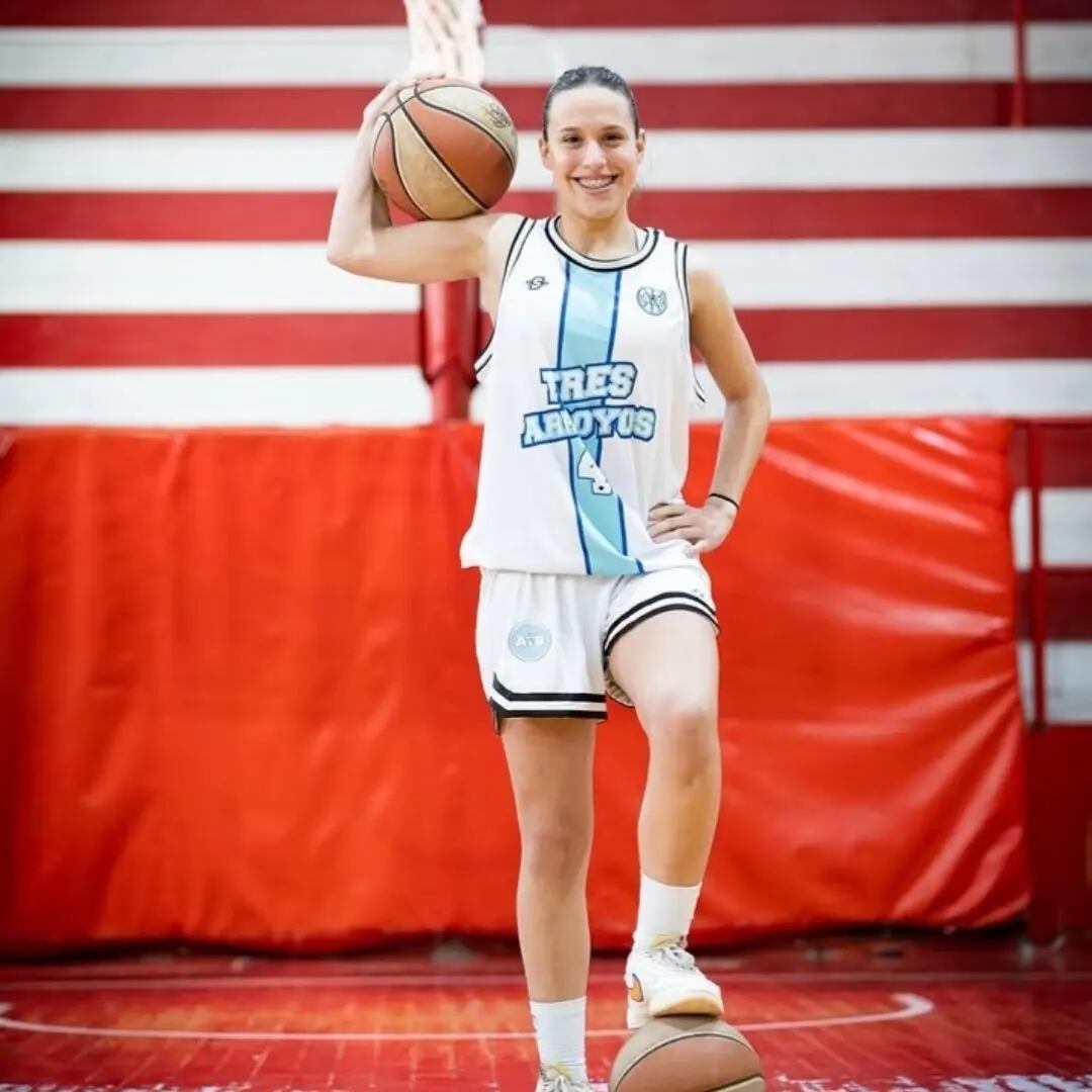 ntegró los representativos de la Asociación Tresarroyense y, en agosto de este año, formó parte del plantel U15 que disputó el Provincial en Chivilcoy. (Foto: argentinojuniortsas/Instagram)