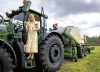 Doble sorpresa. La reina Máxima volvió a demostrar que se atreve a todo y el rey Guillermo Alejandro se encontró con “otra Máxima”