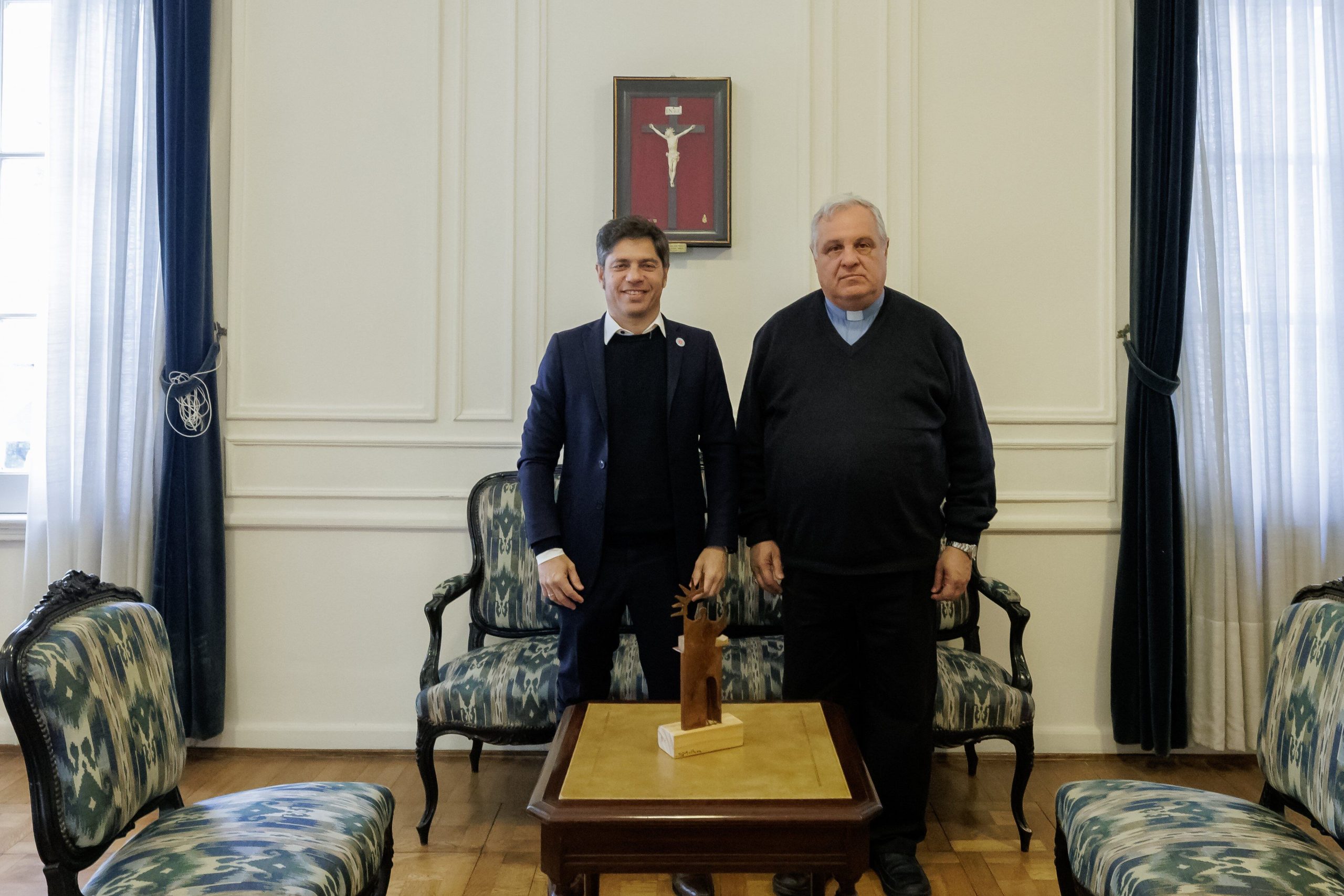 Axel Kicillof y el titular de la CEA, Marcelo Colombo. (Foto: X @Kicillofok)