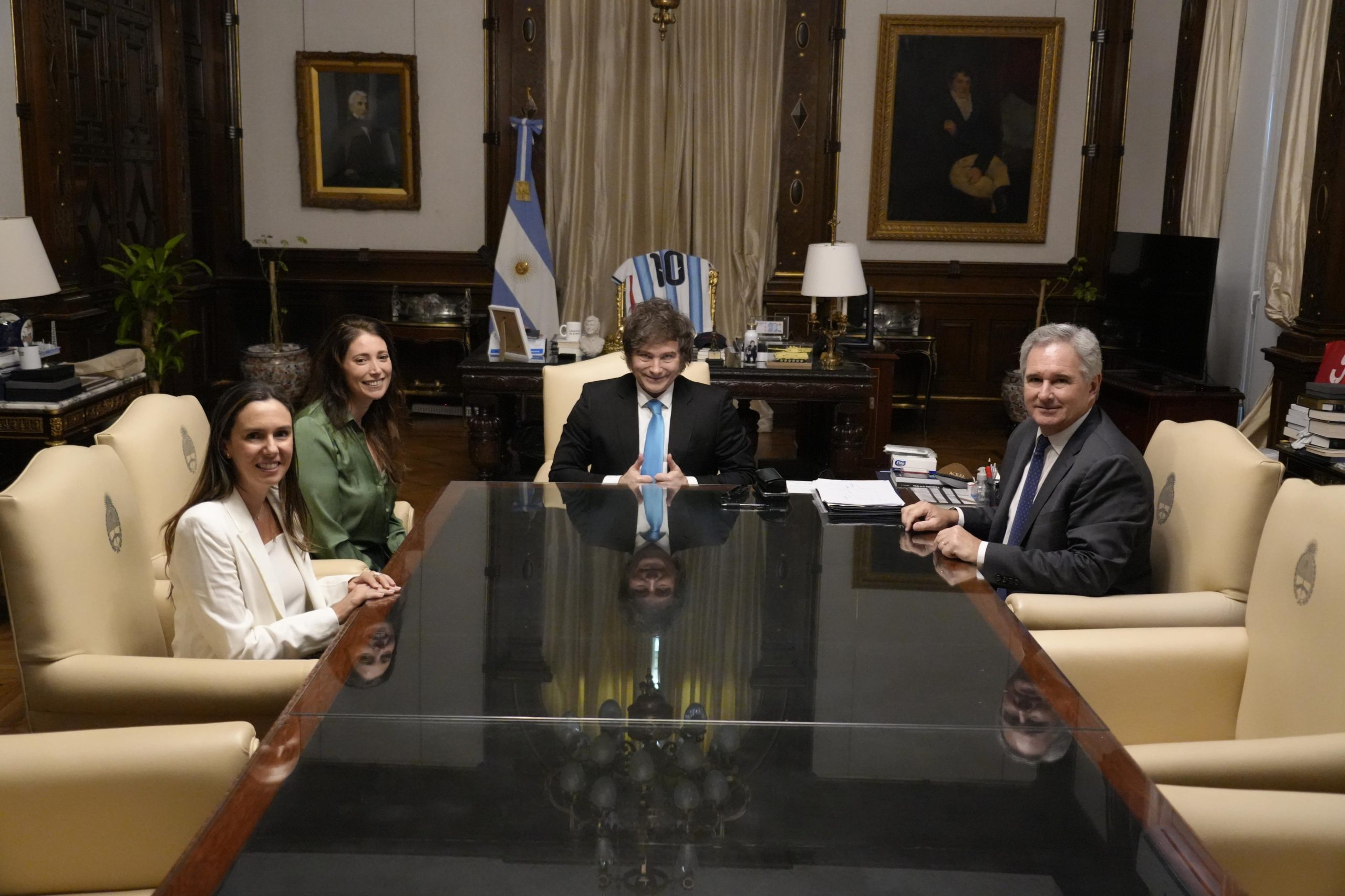 Milei recibió a una referente antichavista para analizar la situación en Venezuela y la eventual liberación de presos políticos (Foto: Presidencia).