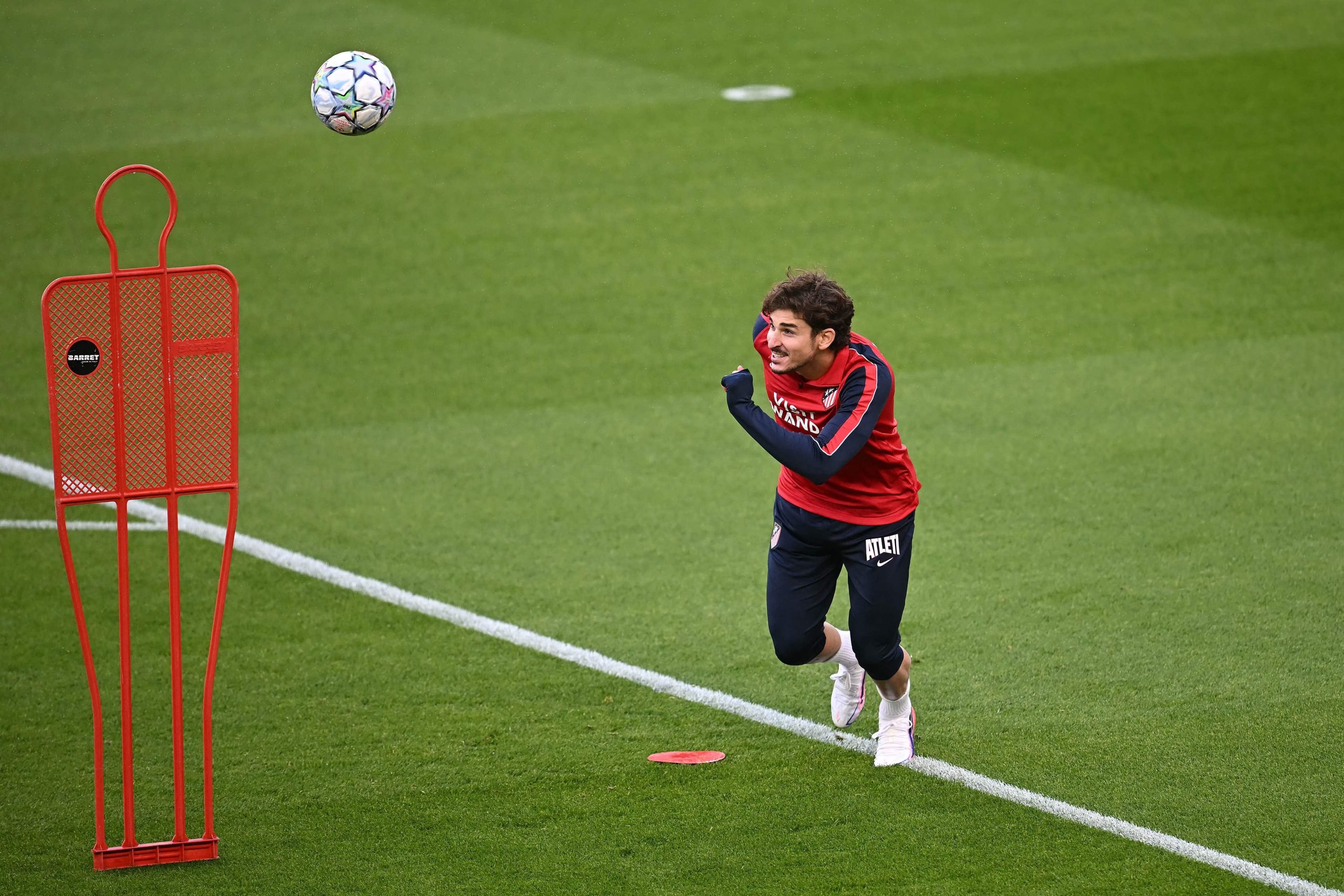 Julián Alvarez entrenando este martes con Atlético de Madrid
