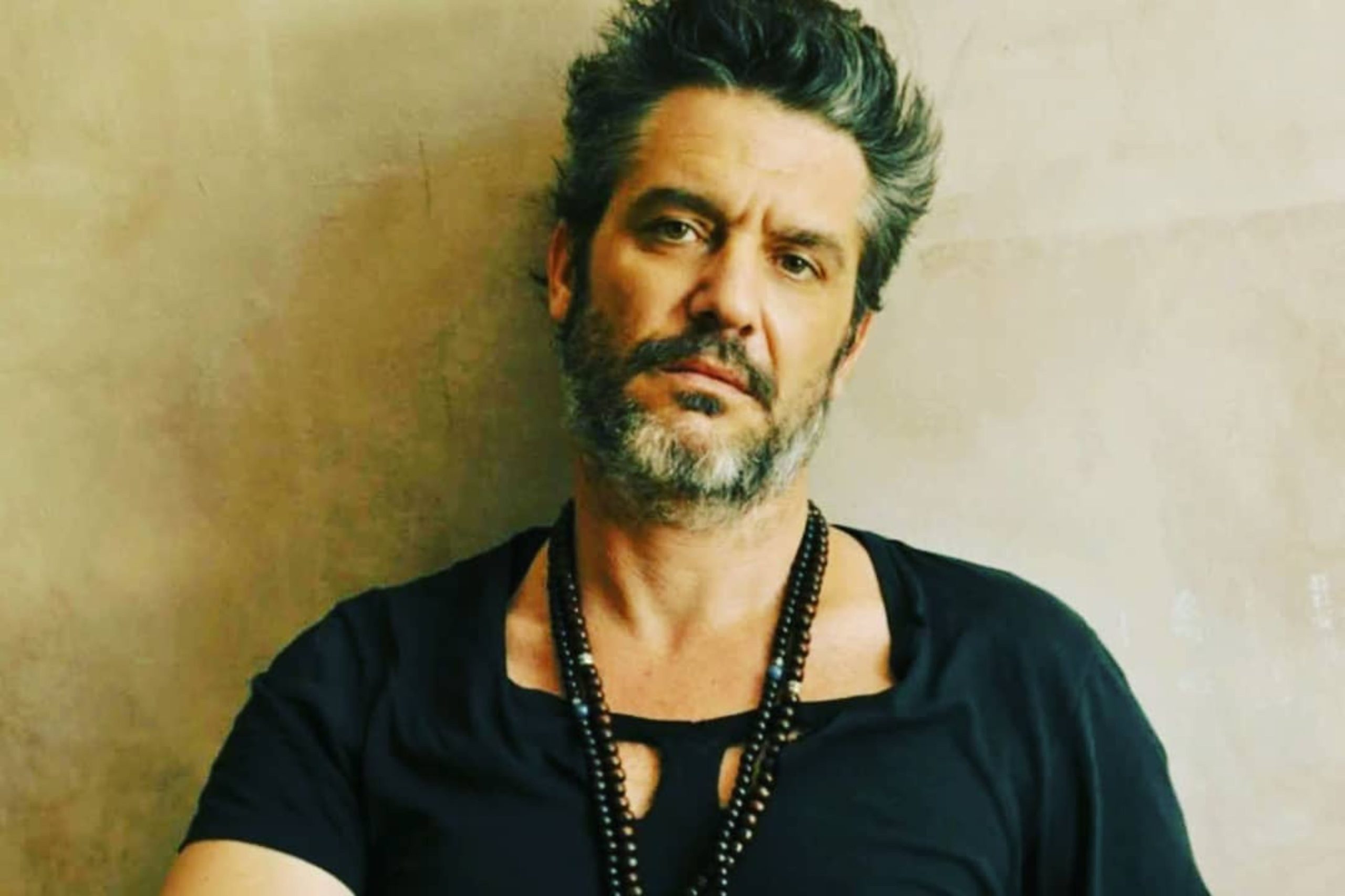 Quién es Maxi Ghione, el actor que quedó detenido tras una denuncia por amenazas y privación de la libertad.