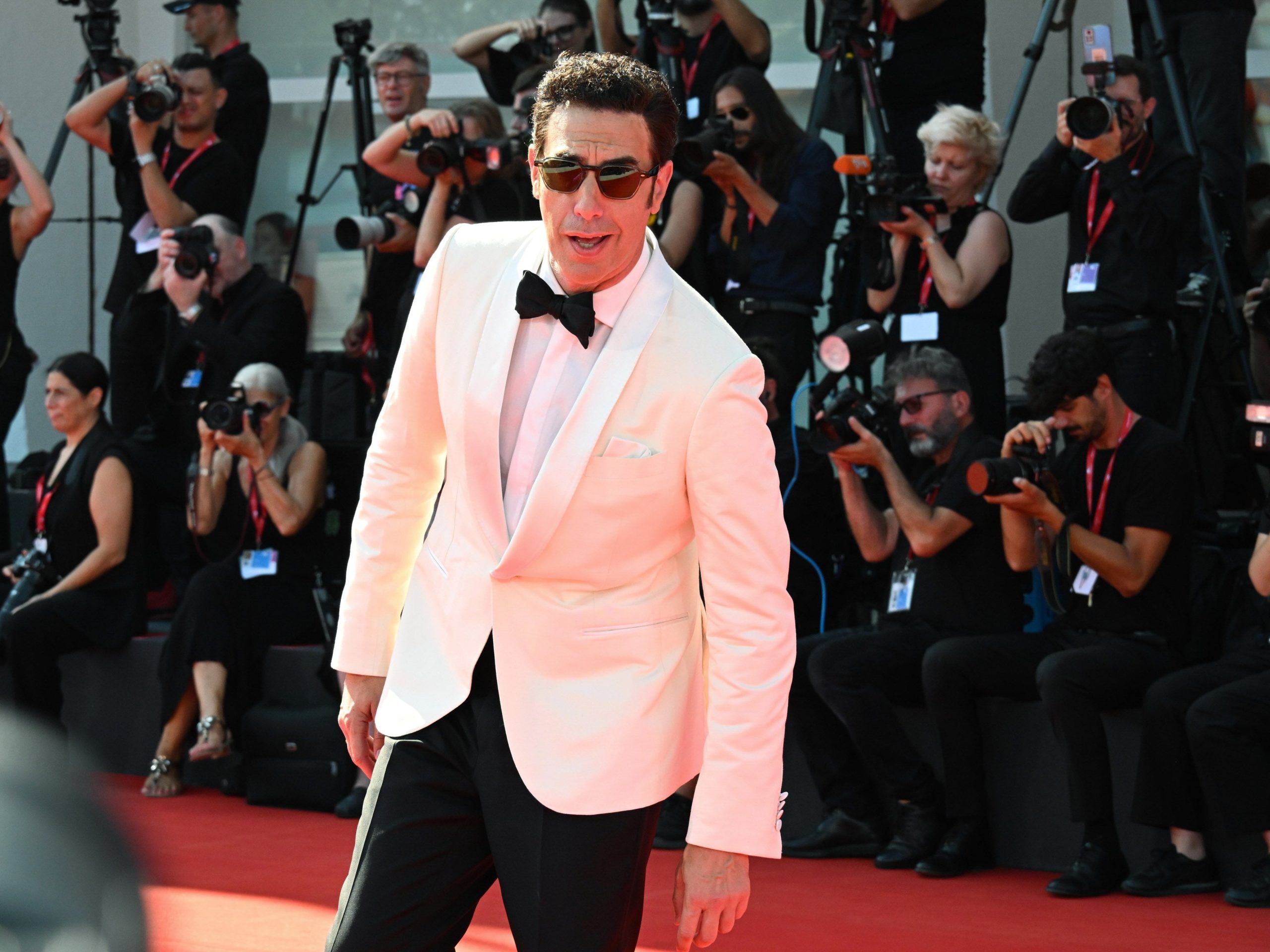 Sacha Baron Cohen estará al frente de la primera obra teatral de Tarantino