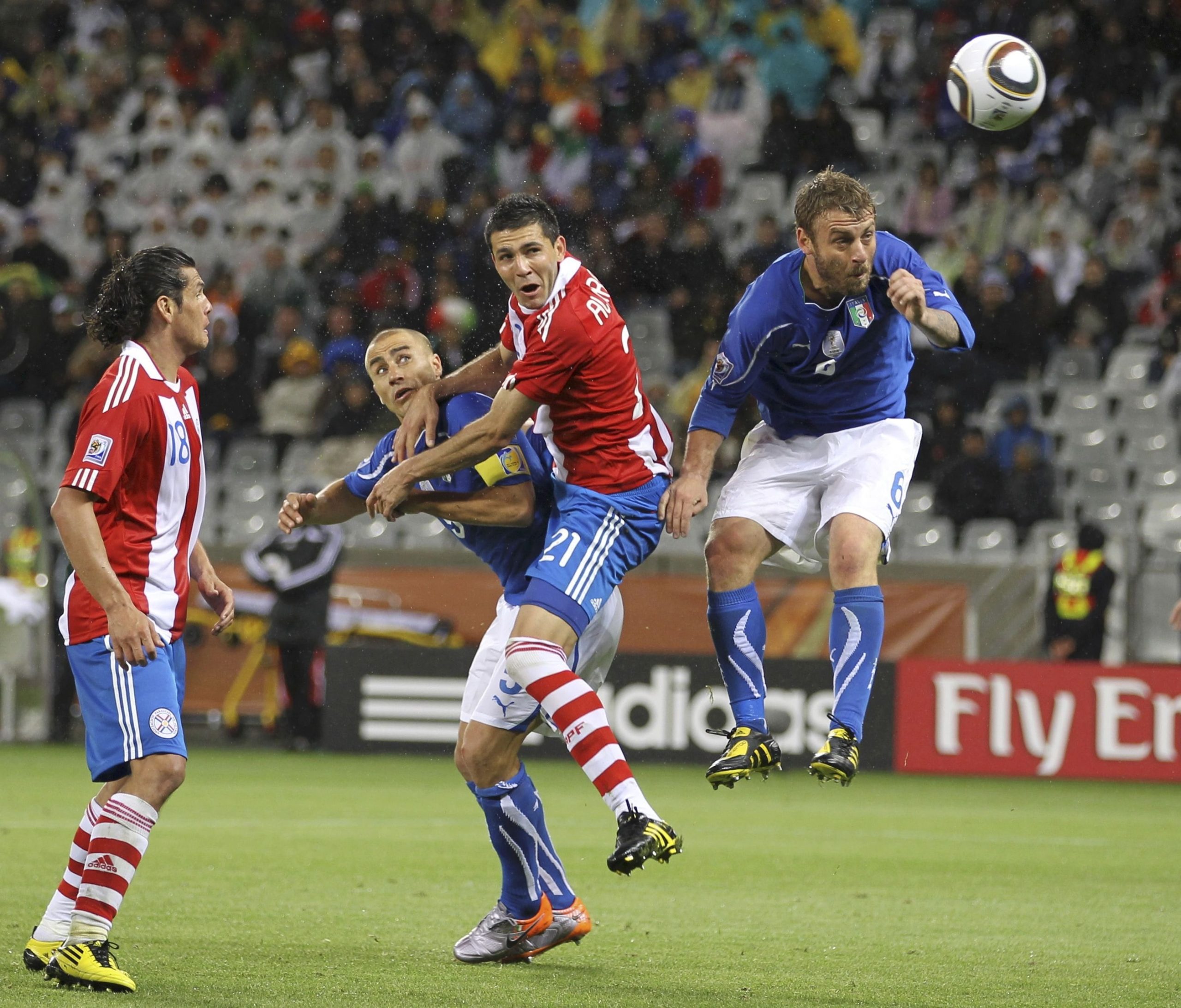 El gol de Antolín Alcaraz durante el Mundial de Sudáfrica 2010 ante Italia