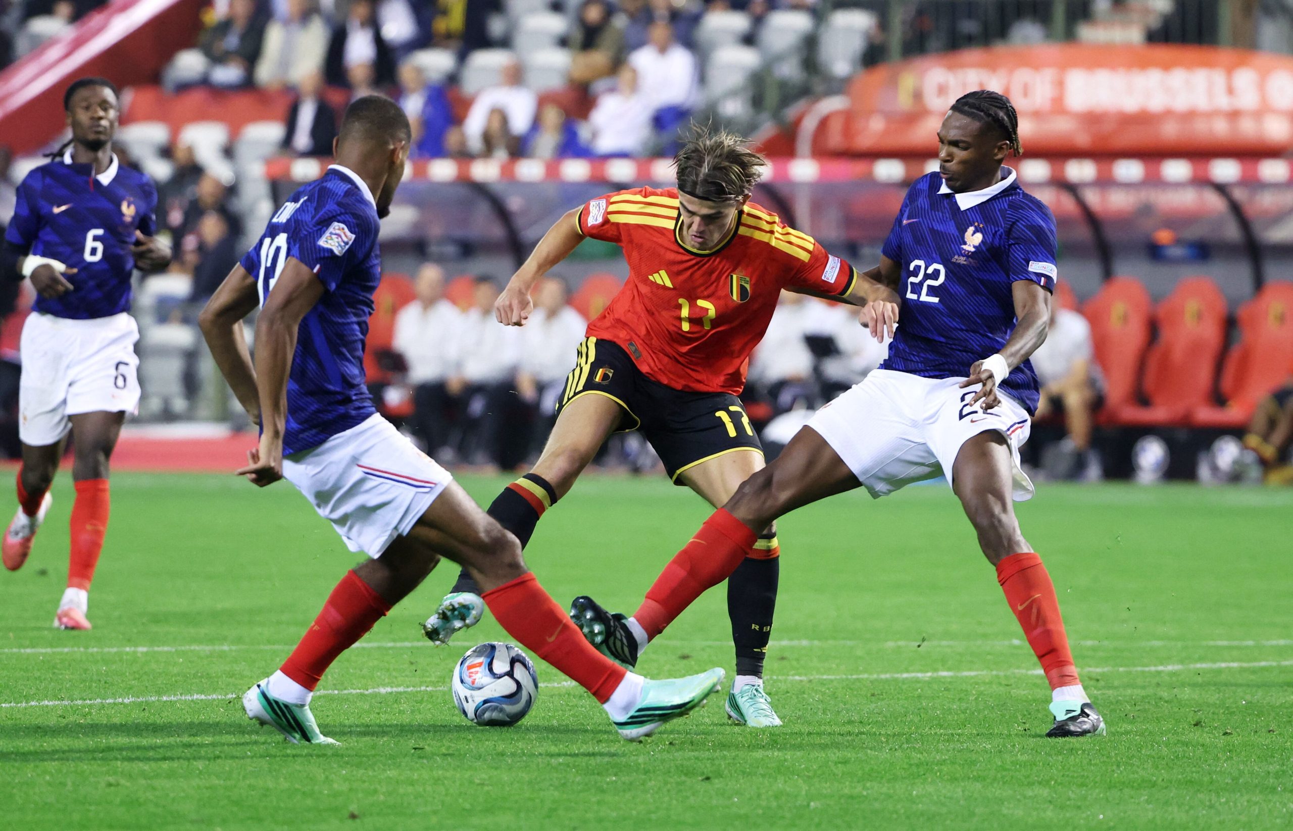 Bélgica vs Francia por la fase de grupos de la UEFA Nations League del 2026.