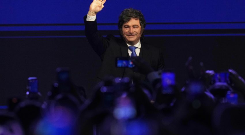 Milei ratificó que no cambiará sus políticas por las elecciones: “No voy a borrar con el codo lo que escribí con la mano”