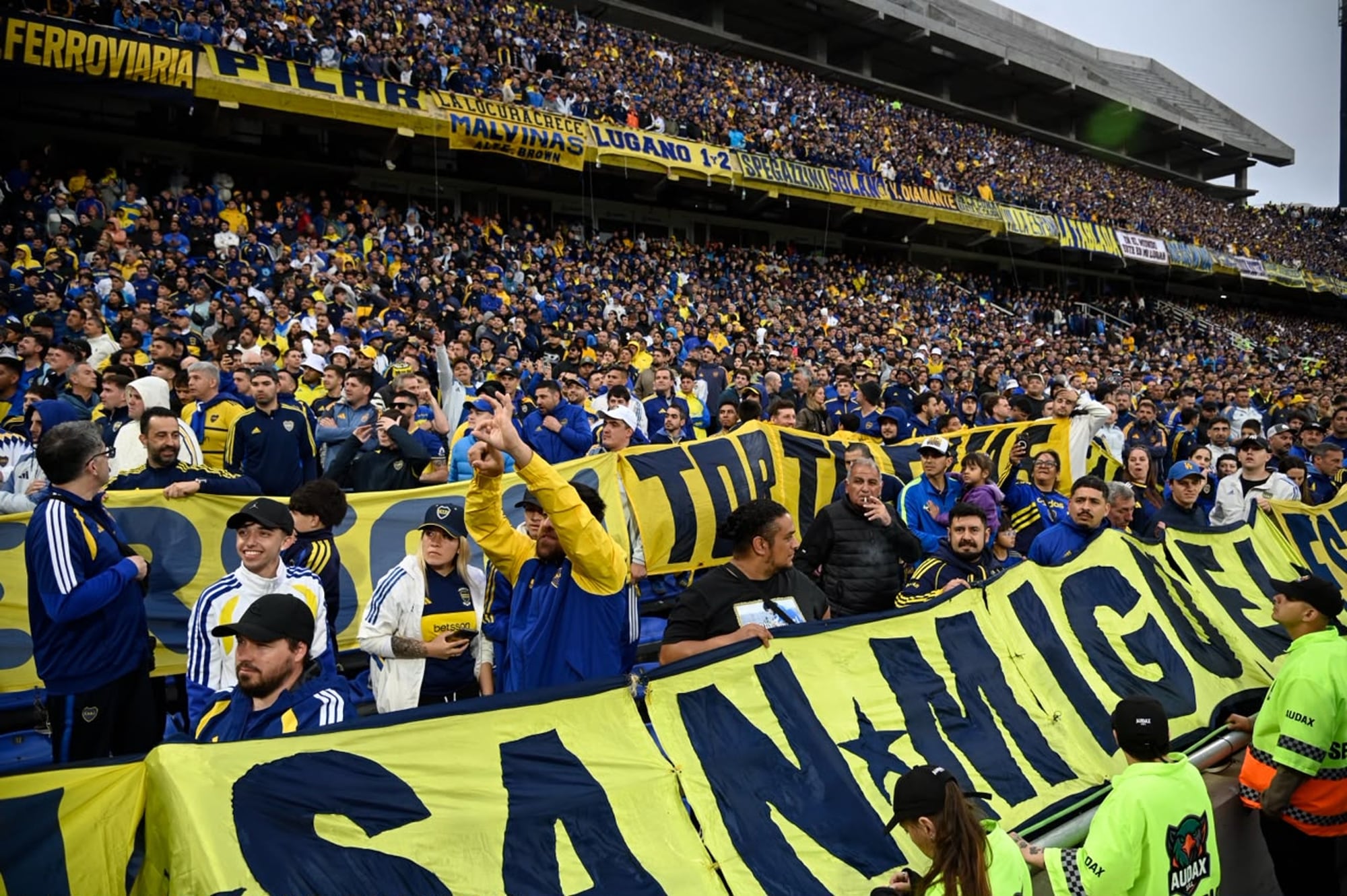 Los hinchas de Boca en las tribunas del Gigante de Arroyito