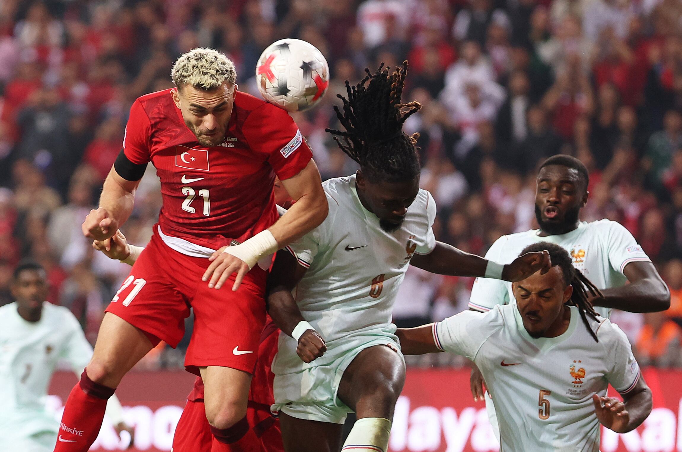 Turquía vs Francia por la fase de grupos de la UEFA Nations League del 2026.