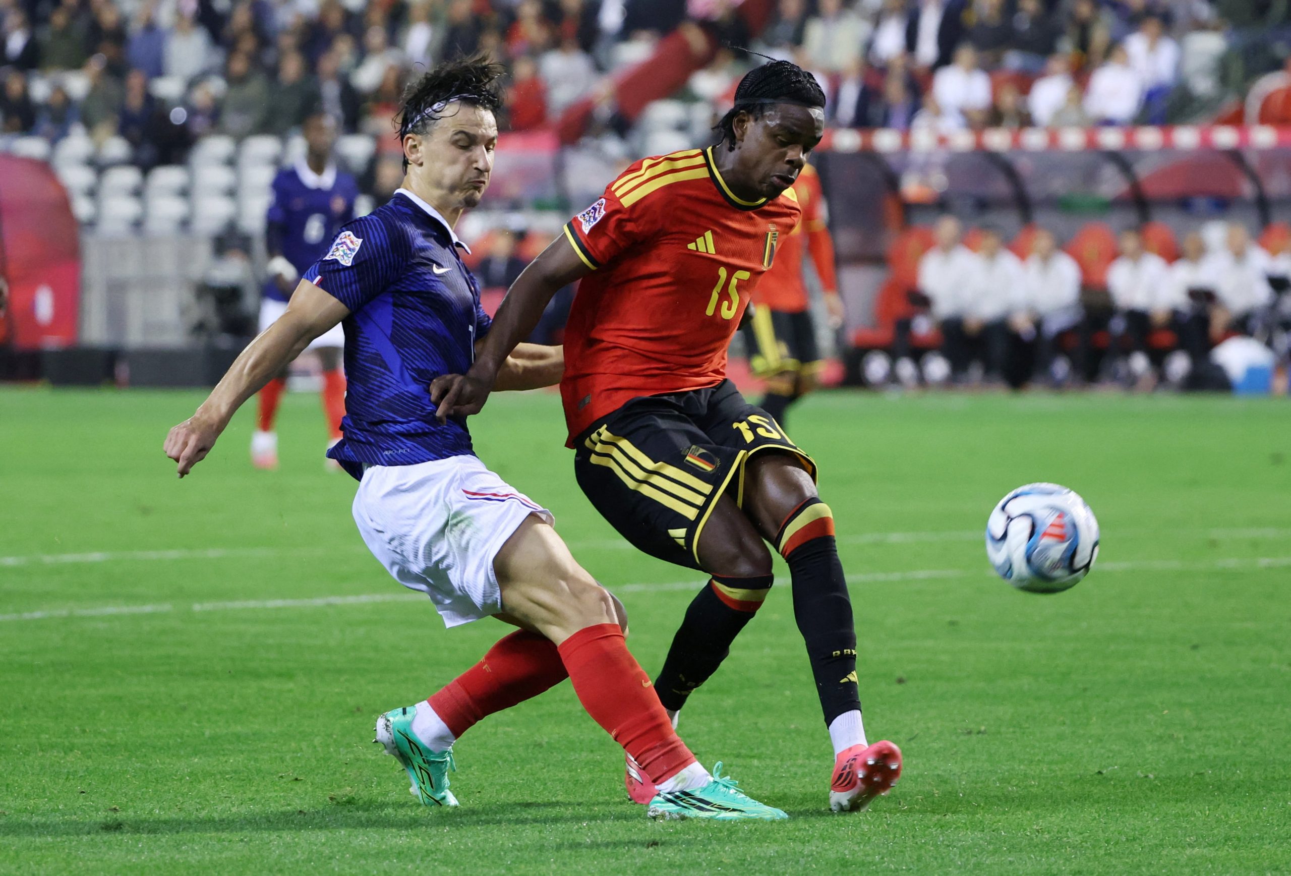 Bélgica vs Francia por la fase de grupos de la UEFA Nations League del 2026.