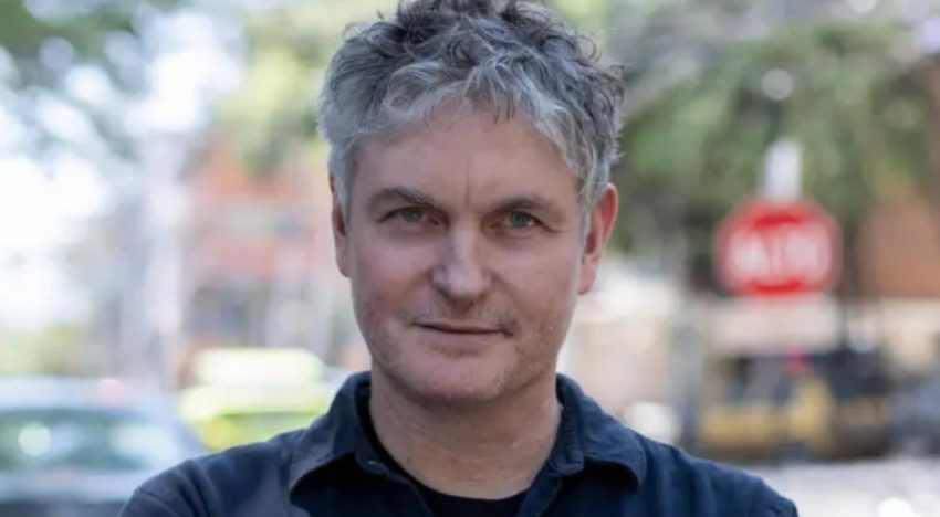 Enrique Díaz Álvarez, filósofo mexicano: “Debemos dejar de fascinarnos con la burla y el sentido del humor macabro para volver a sensibilizarnos”