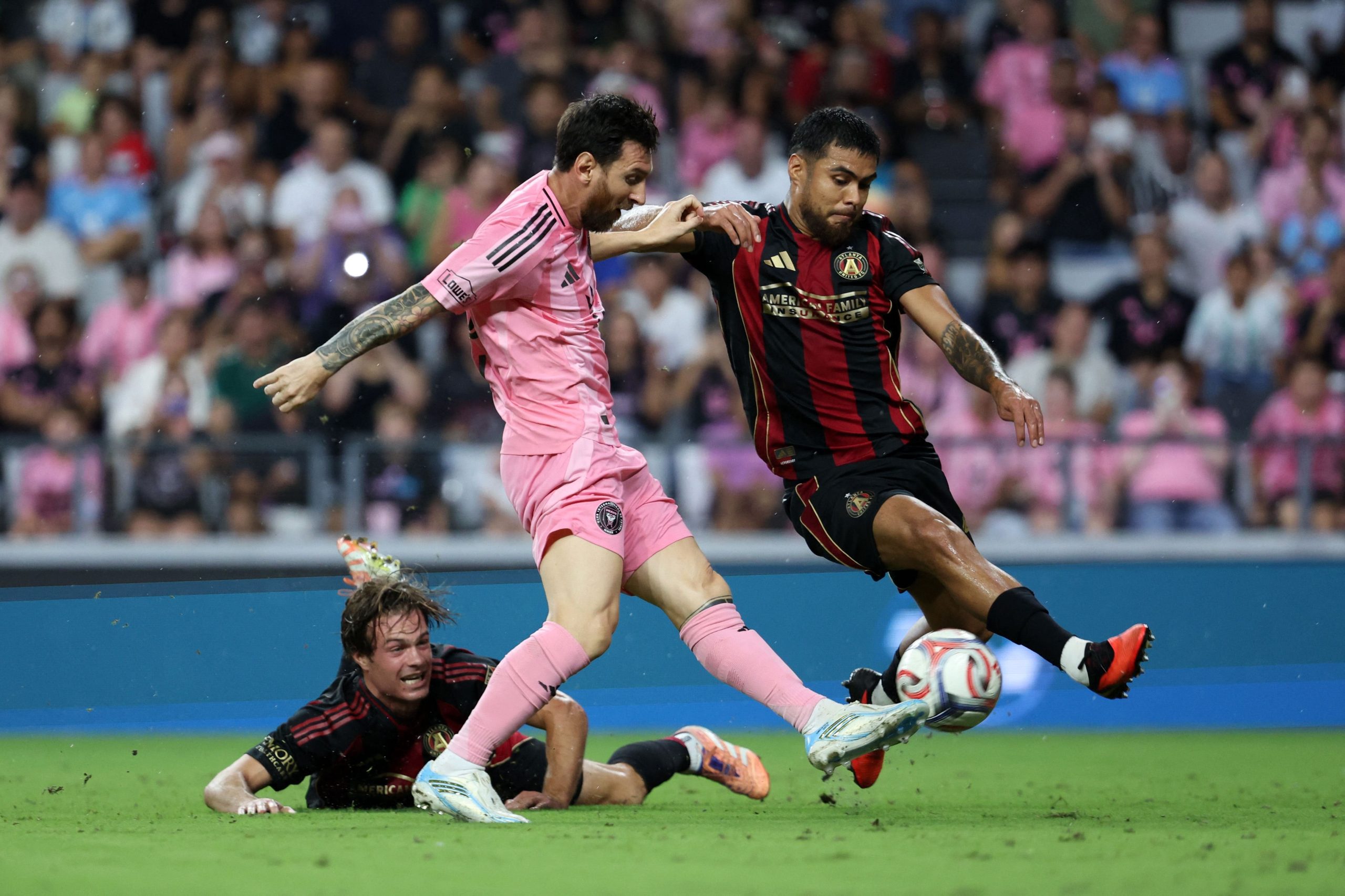 Lionel Messi contra Paulo Diaz 