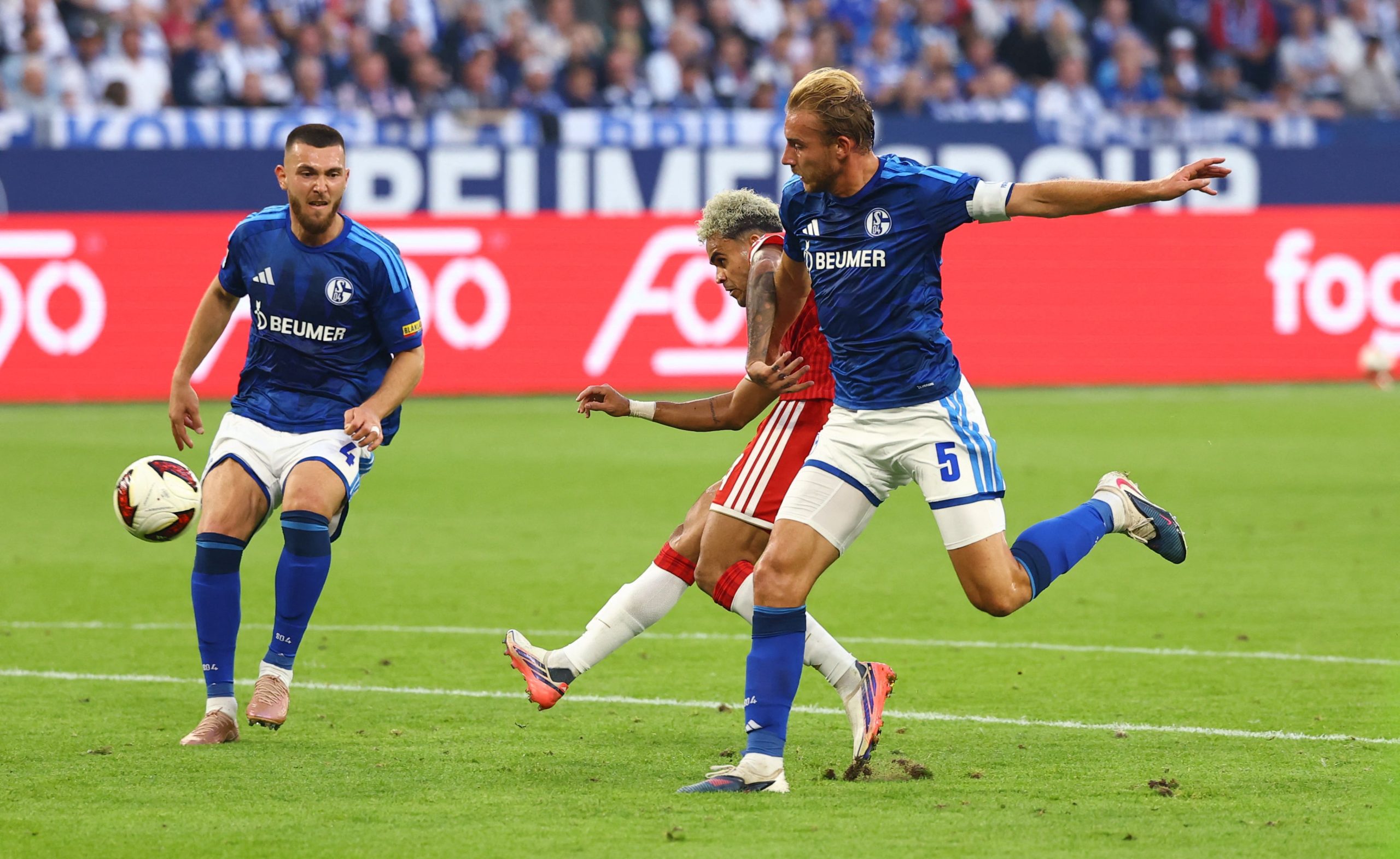 Schalke 04 vs Bayern Munich por la fecha 2 de la Bundesliga de Alemania del 2026.