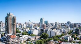 Los barrios del sur de CABA donde el alquiler temporario ya compite con Palermo en precio, pero ¿qué ganancia generan?