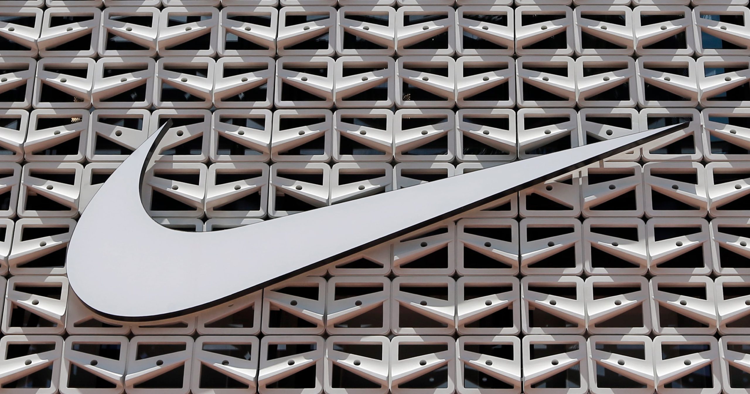 En cinco años, las acciones de Nike cayeron casi 80% (AP Foto/Alan Diaz, archivo)
