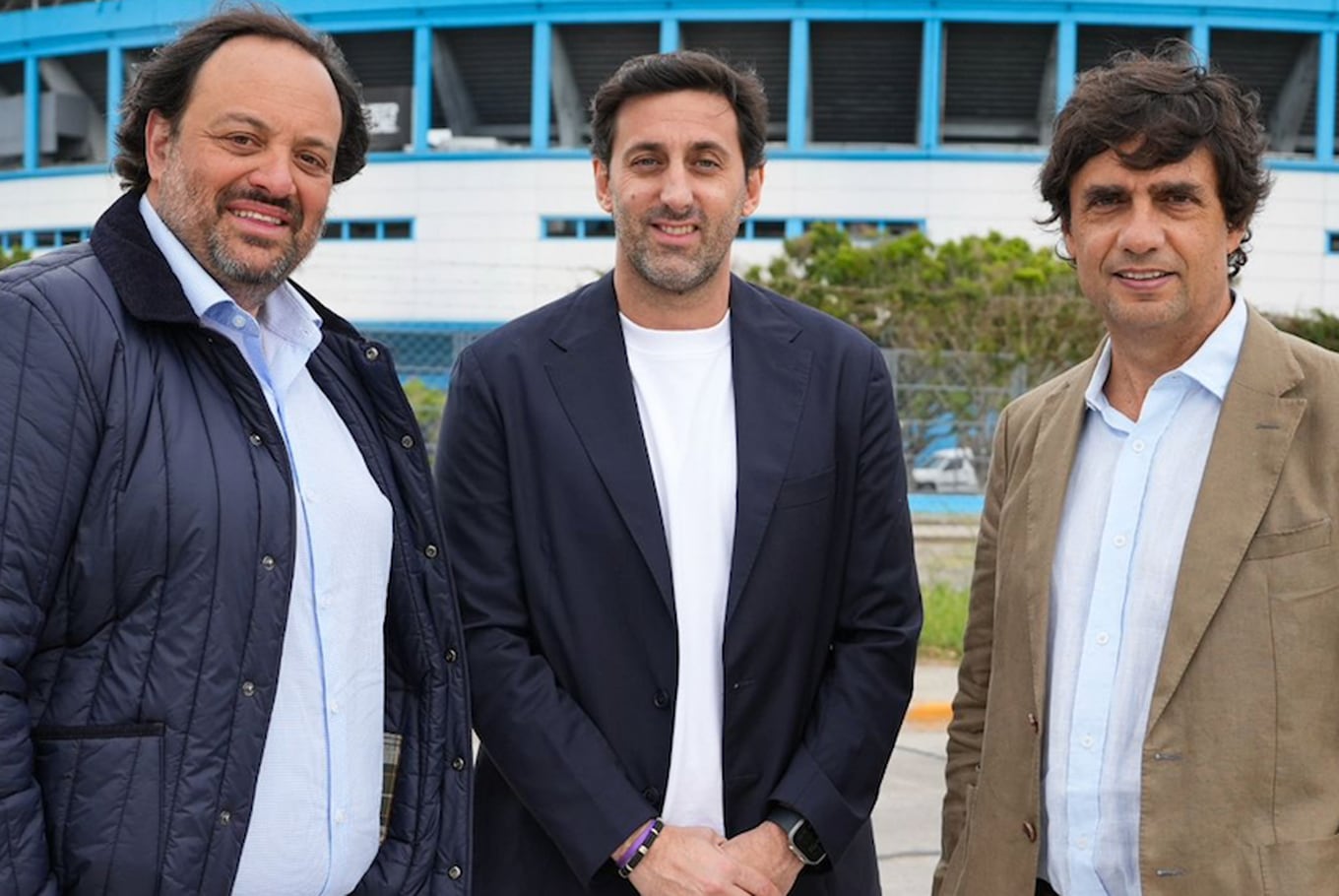 Martín Ferré -por entonces candidato a vicepresidente segundo-, Diego Milito y Hernán Lacunza, en una imagen previa a las elecciones 