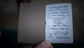 Vivió en las Islas Malvinas antes de la guerra, jugaba al fútbol con los isleños y 50 años después todavía tiene un sueño
