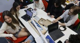 Cohetes, ingeniería y trabajo en equipo: el programa que lleva la exploración espacial a las aulas porteñas