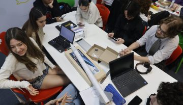 Cohetes, ingeniería y trabajo en equipo: el programa que lleva la exploración espacial a las aulas porteñas