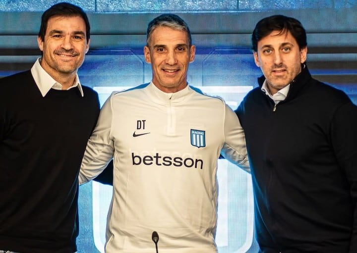 La dirgencia de Racing echó a Juan Pablo Vojvoda y una dupla interina se hará cargo de Racing. (Racing IG)