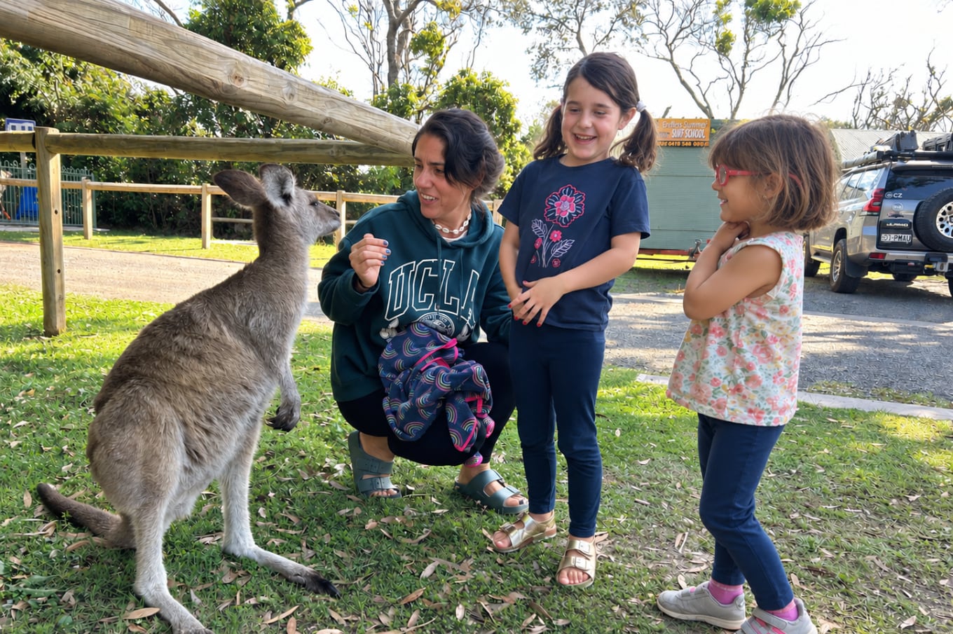La casa donde Milagros vive junto a su familia está rodeada de dos reservas naturales, lo que hace que todo tipo de animales aparezcan en su jardín.