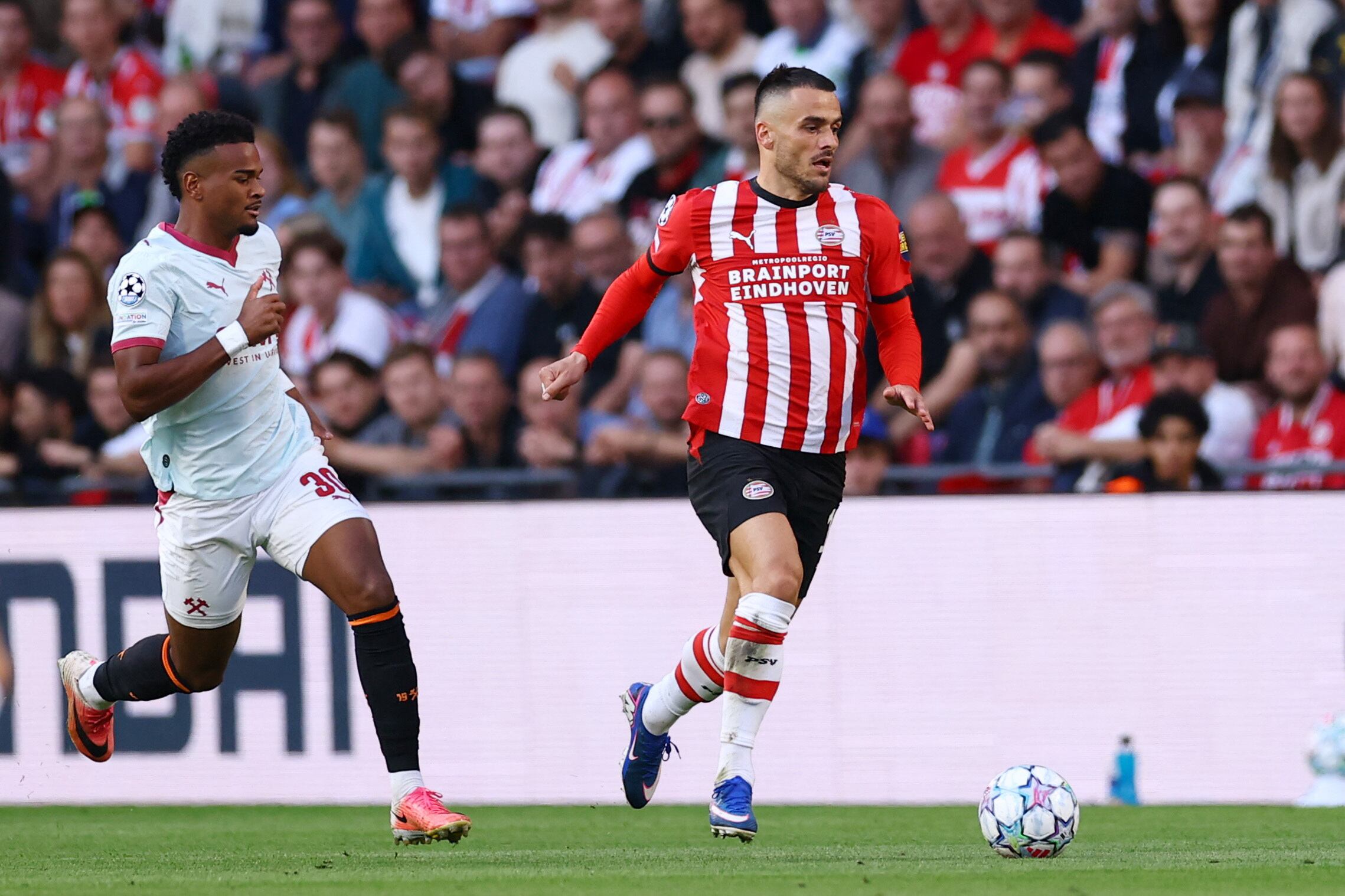 PSV vs Shakhtar por la fecha 1 de la Champions League del 2026.