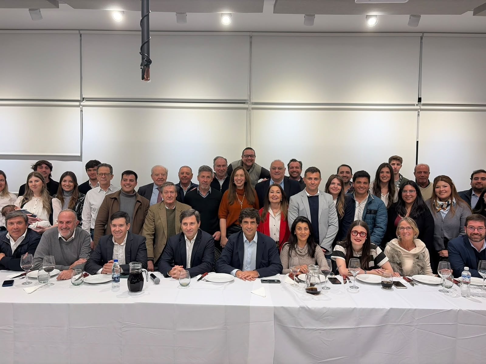 Hernán Lacunza se mostró junto a dirigentes de Pro de todo el país, entre ellos la exgobernadora bonaerense María Eugenia Vidal