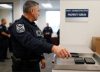 Oficial si la firma Newsom: la ley de California que busca obligar a los hoteles a alertar sobre el ICE y la CBP