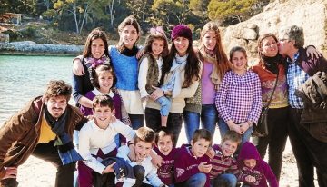 Rosa, madre de 15 hijos: “En una compra normal llevamos 7 docenas de huevos, 1.300 galletas y 240 litros de leche”