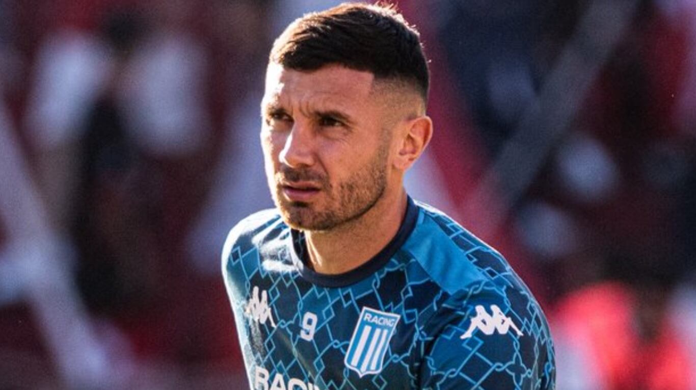 Adrián Martínez encabeza el proceso de recuperación de Racing. (Foto: X/@RacingClub)