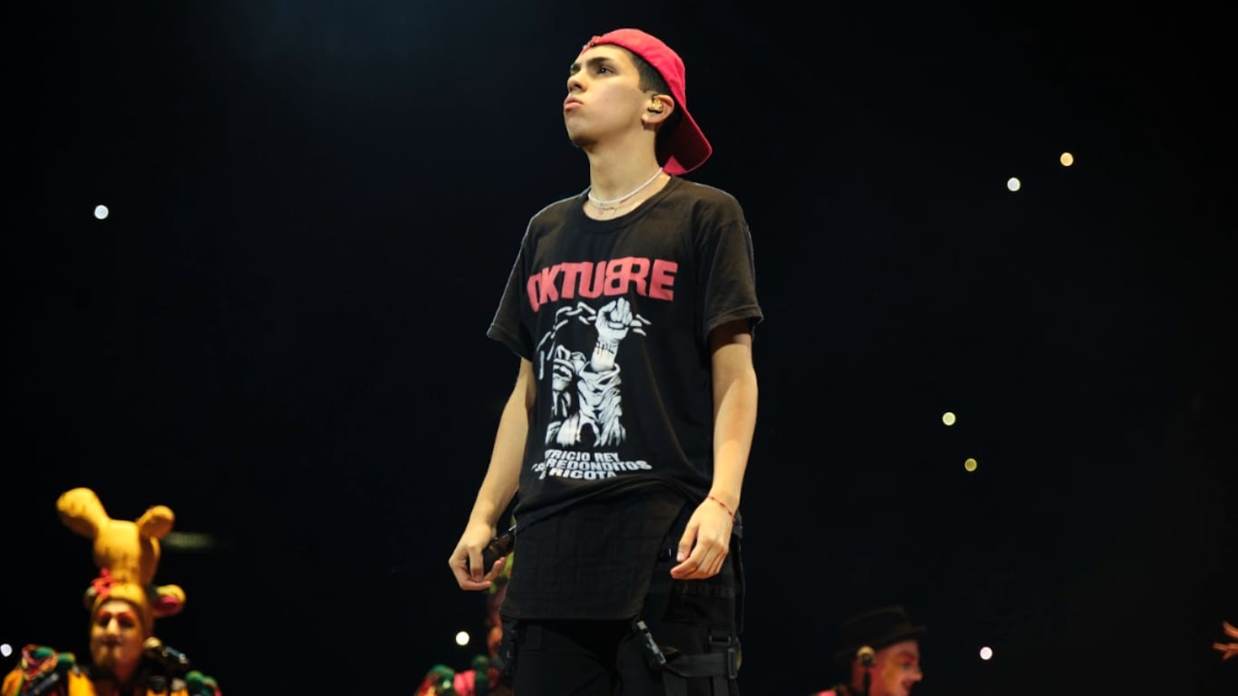 Milo J homenajeó al Indio Solari en uno de sus shows en México (Foto: prensa).