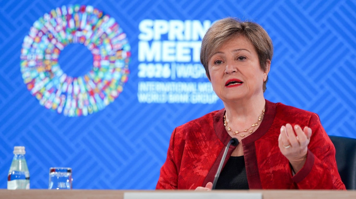 En 2027, la Argentina tiene pagos previstos por más de US$21.000 millones entre bonos y el FMI. (Foto: REUTERS/Ken Cedeno)