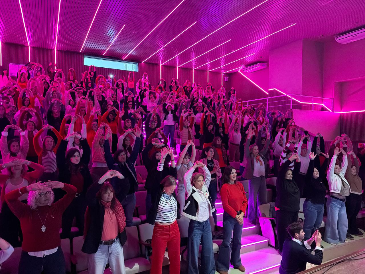 Las mujeres participaron de la Jornada. (Foto: gentileza Octubre Rosa, Corazón Rojo)
