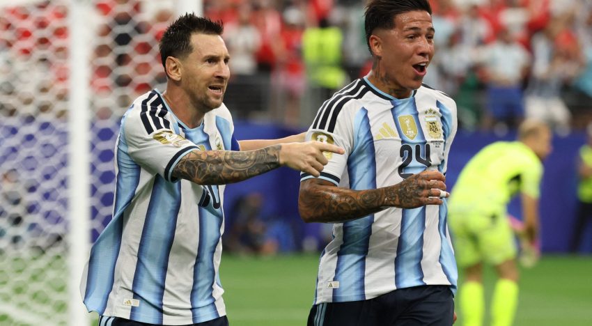 Video: el llanto desconsolado de Enzo Fernández mientras Messi daba su discurso de despedida de la Selección argentina