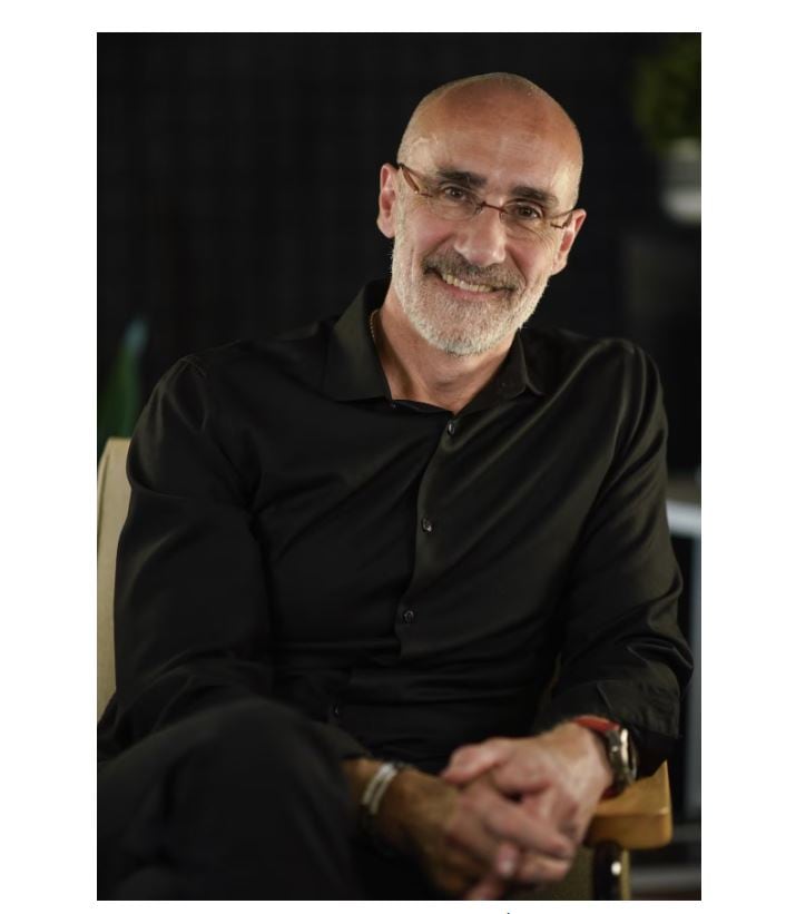Brooks destaca especialmente la importancia de mantener vínculos cercanos y continuar aprendiendo durante toda la vida. (Foto: Arthur Brooks / Facebook) 