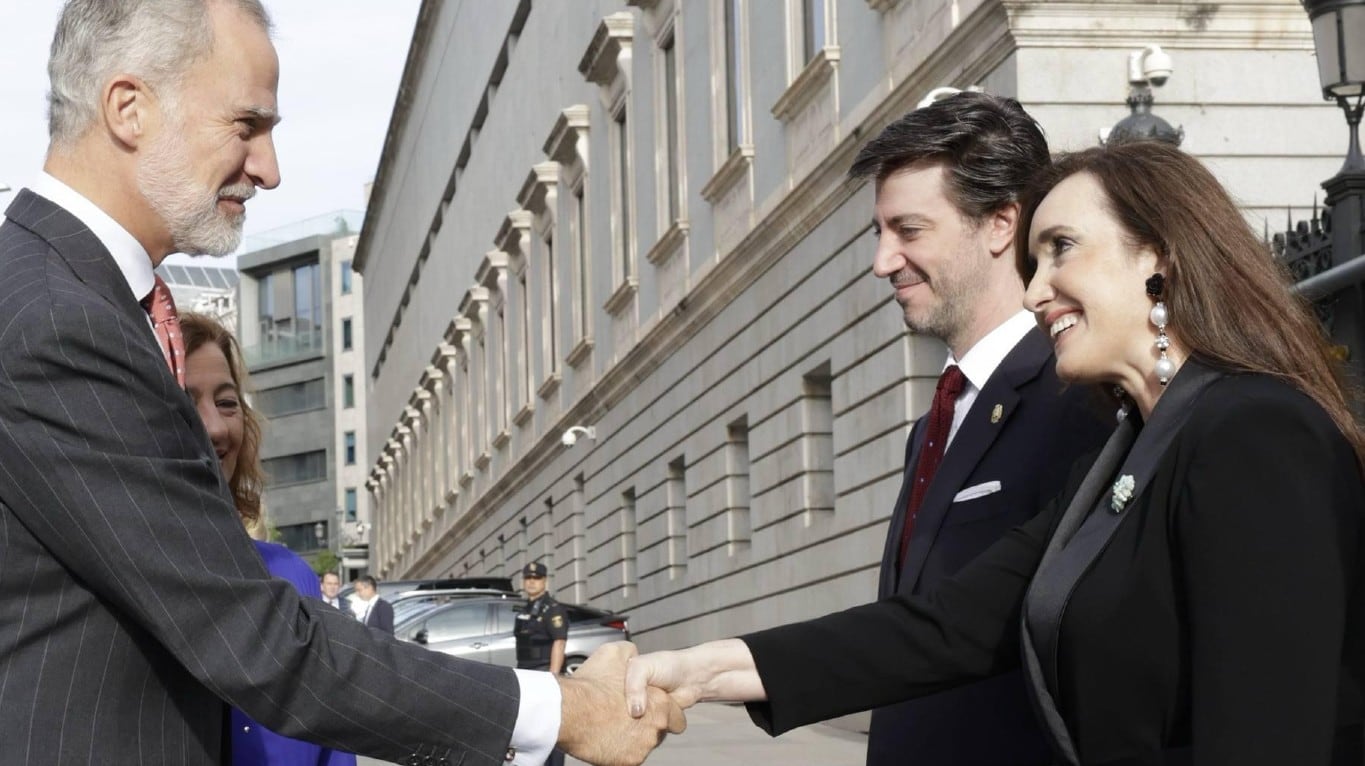 Felipe VI de España y Victoria Villarruel, este jueves en Madrid. (Prensa Senado)